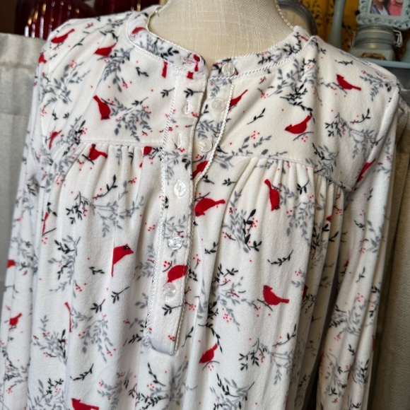 ARIA Collection Cardinal White and Red Nightgown Medium (Oversized - See Desc) - Picture 3 of 13